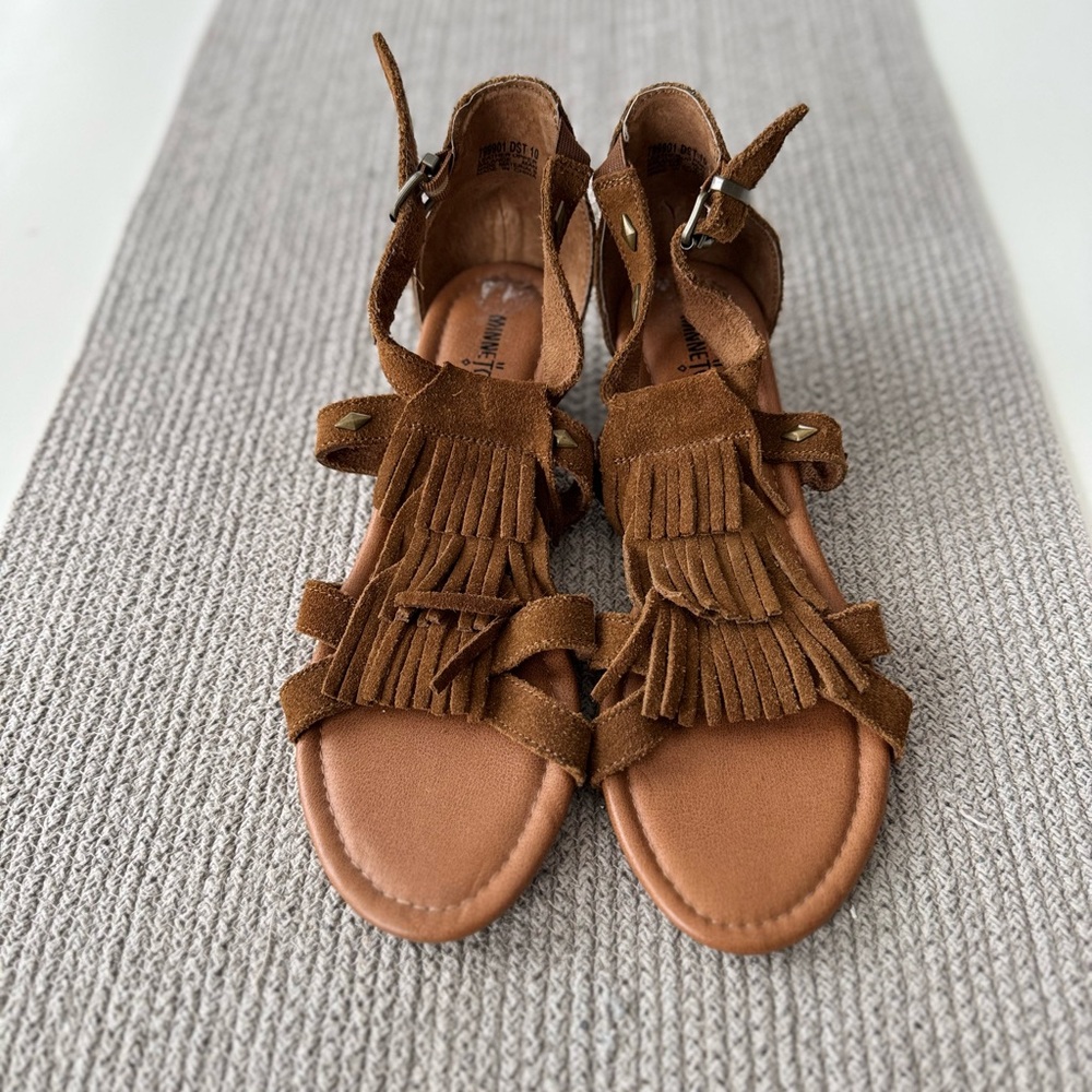 Minnetonka Tan Brown Suede Fringe Studded Wedge Boho Festival Sandals Sz 10 - Picture 4 of 10